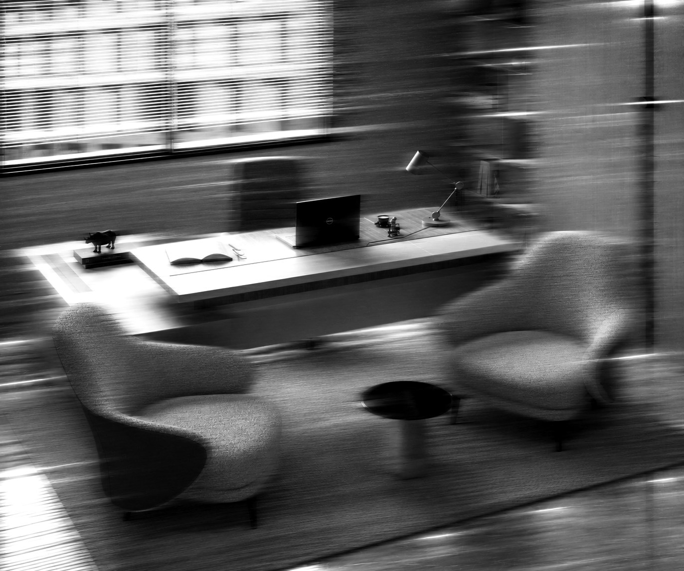 A blurred government meeting room